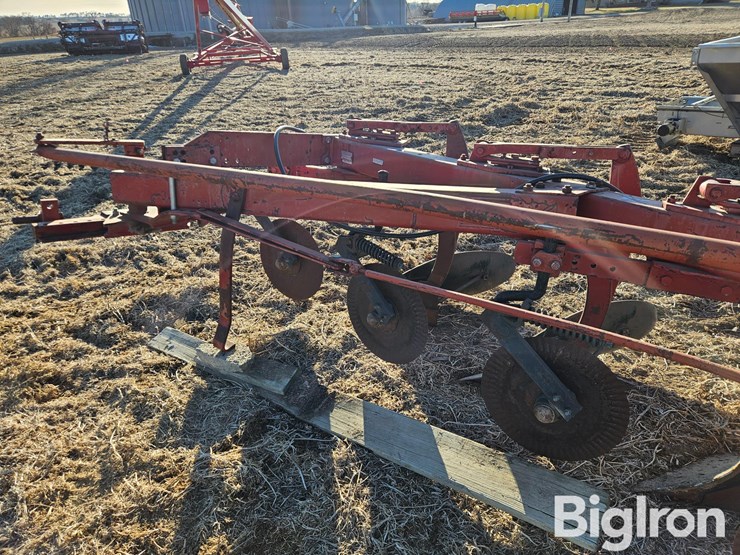 international-720-image-11