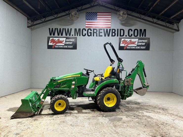 2025-deere-210le-image-1