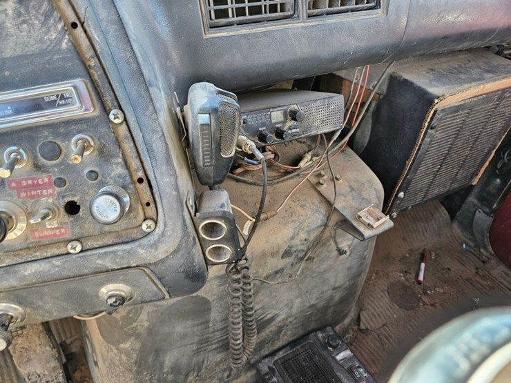 1989-ford-l9000-image-44