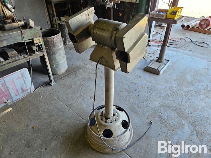omaha-industrial-9020-bench-grinder-image-3
