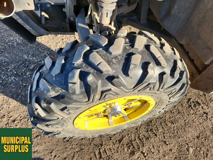 john-deere-gator-image-23