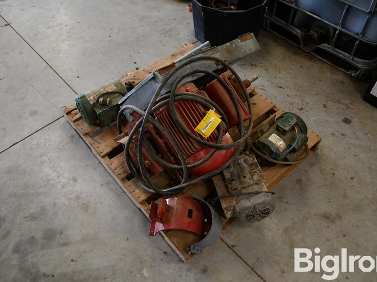 pallet-of-farm-support-image-3