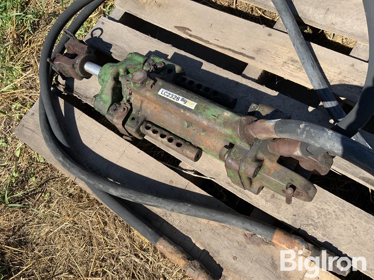john-deere-hydraulic-cylinder-image-1