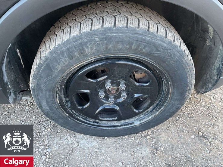 2017-ford-explorer-image-13