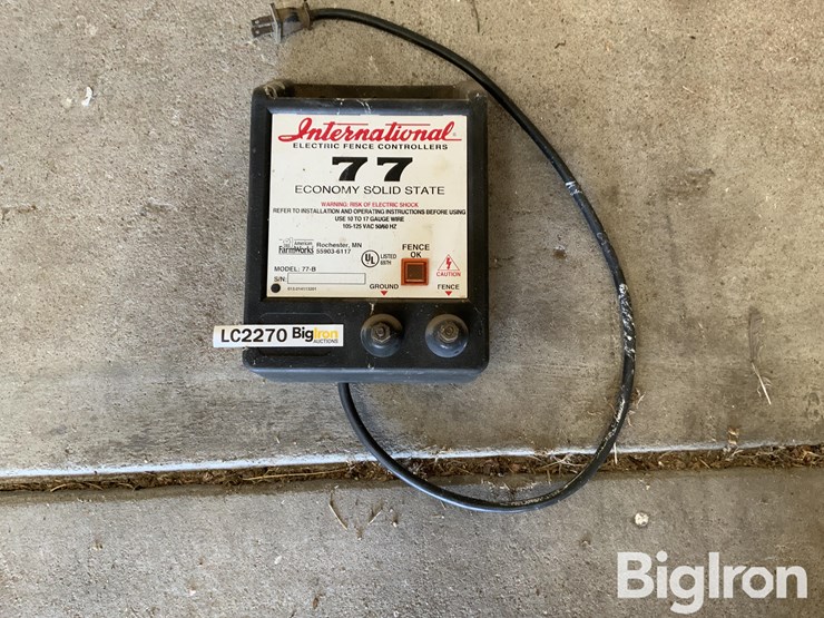 international-77-b-electric-fence-controller-image-2