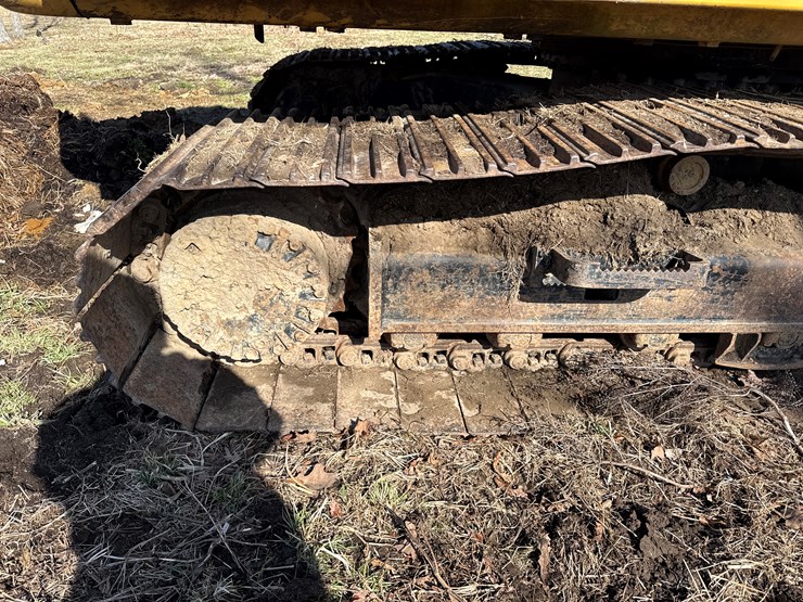 caterpillar-322-image-49