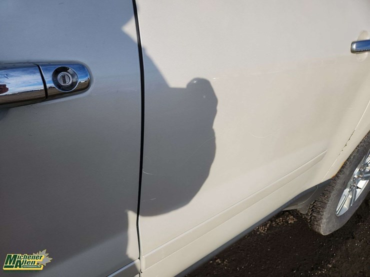 2011-chevrolet-traverse-image-34