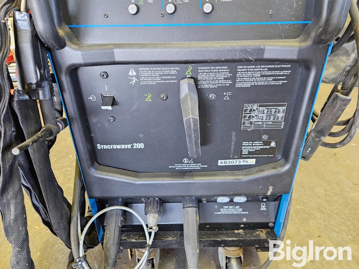 miller-syncrowave-200-tig-welder-image-11