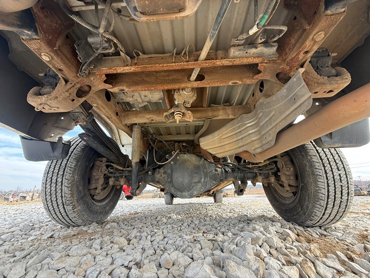 2022-chevrolet-silverado-2500-image-23