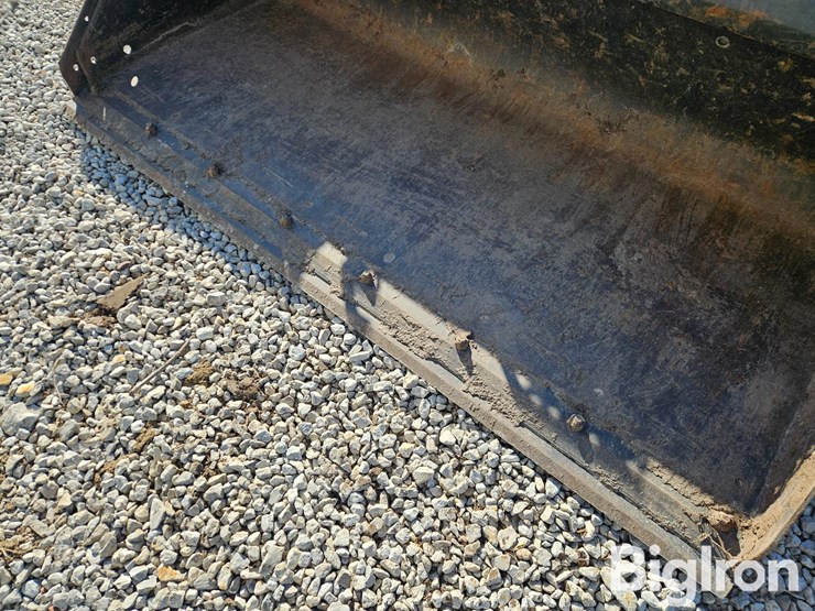 bobcat-74lp-skid-steer-bucket-image-11
