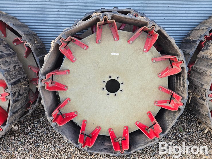 lindsay-nftrax-airless-pivot-tires-image-1