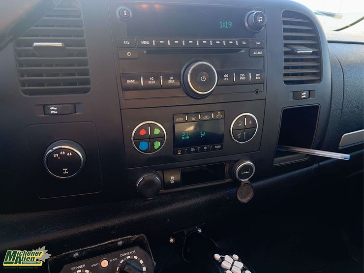 2014-gmc-sierra-3500hd-image-14