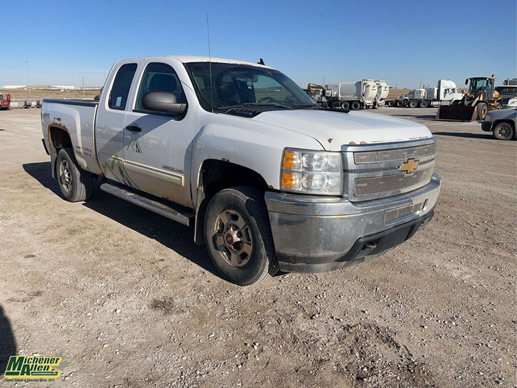 2012-chevrolet-silverado-2500hd-image-8