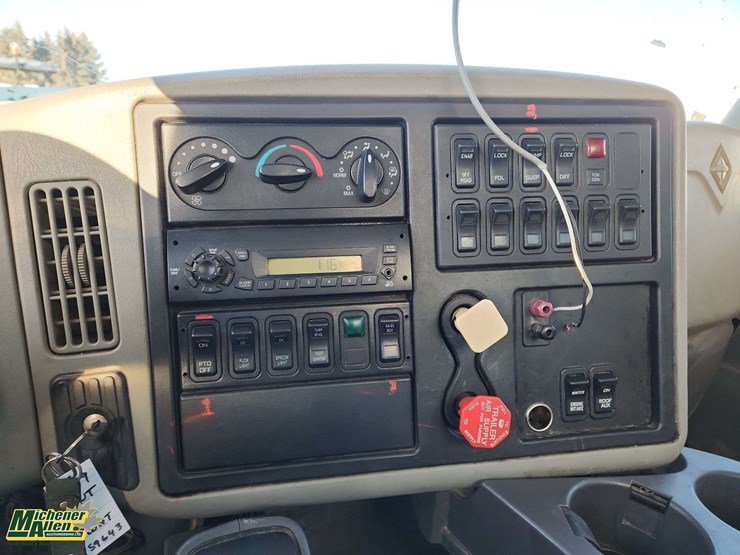 2009-international-workstar-7500-image-12