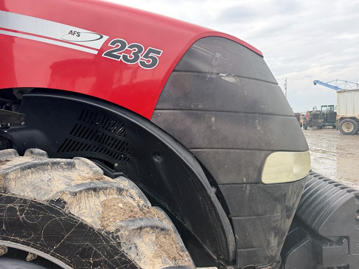 case-ih-235-image-36