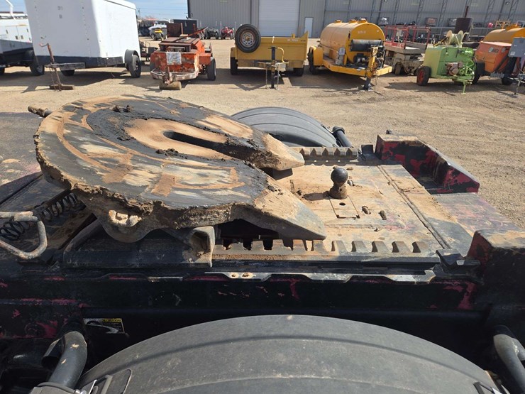 2013-peterbilt-337-image-6