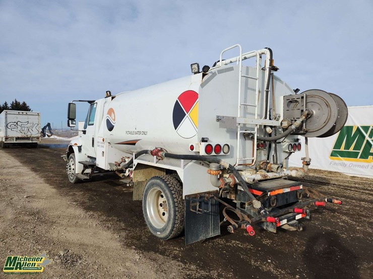 2008-international-durastar-4300-image-3