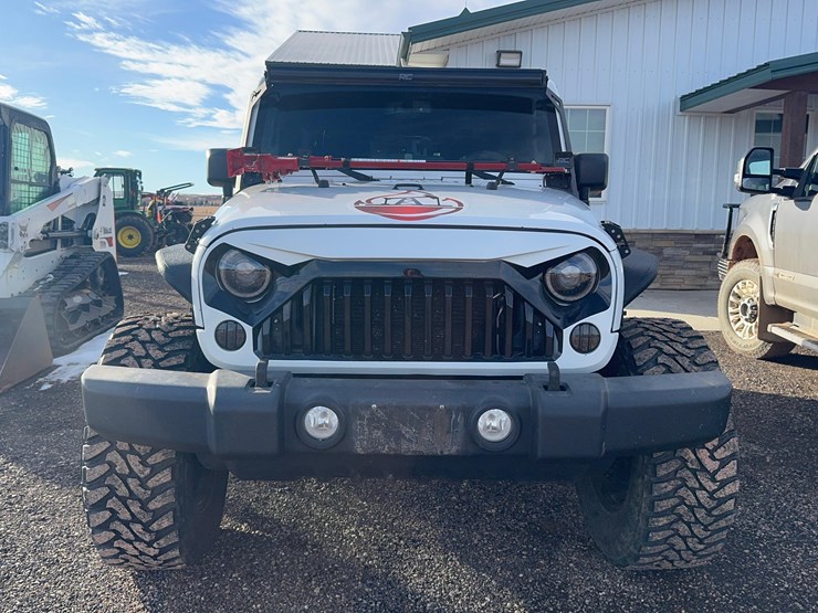 2014-jeep-wrangler-image-2