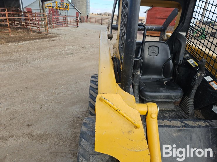 john-deere-317-image-17