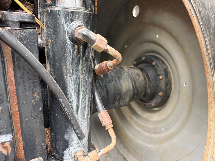 case-ih-235-image-17