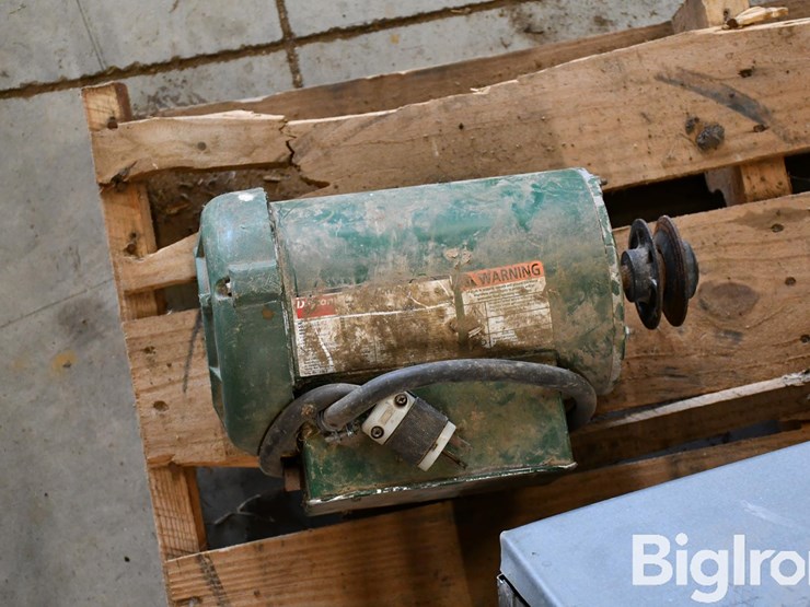 pallet-of-farm-support-image-12