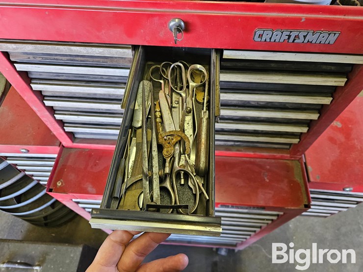 craftsman-steel-rolling-toolboxes-&-tools-image-12