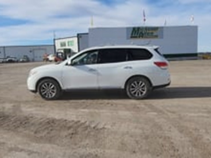 2014-nissan-pathfinder-image-5