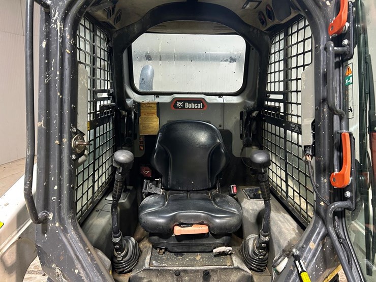 2021-bobcat-t64-image-19