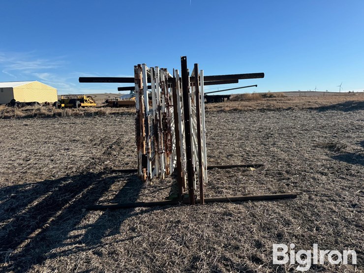 corral-gates-w/storage-rack-image-6