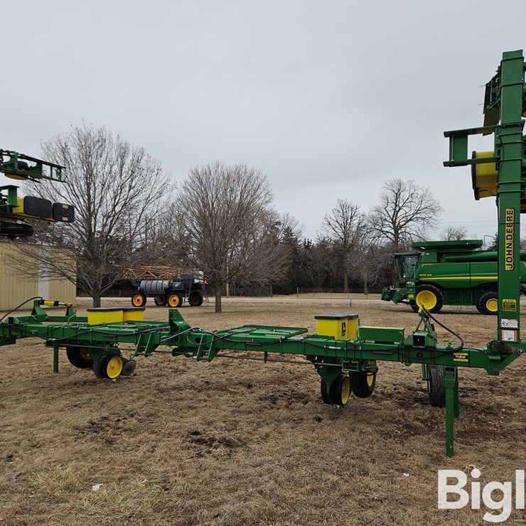 John Deere 3-Pt 4/6 Row Male Corn Planter
