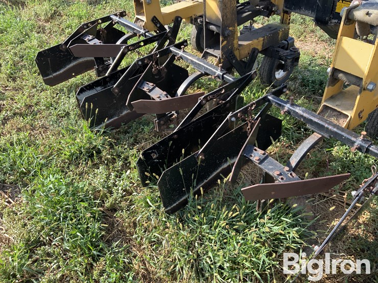 landoll-8r36-folding-cultivator-image-20