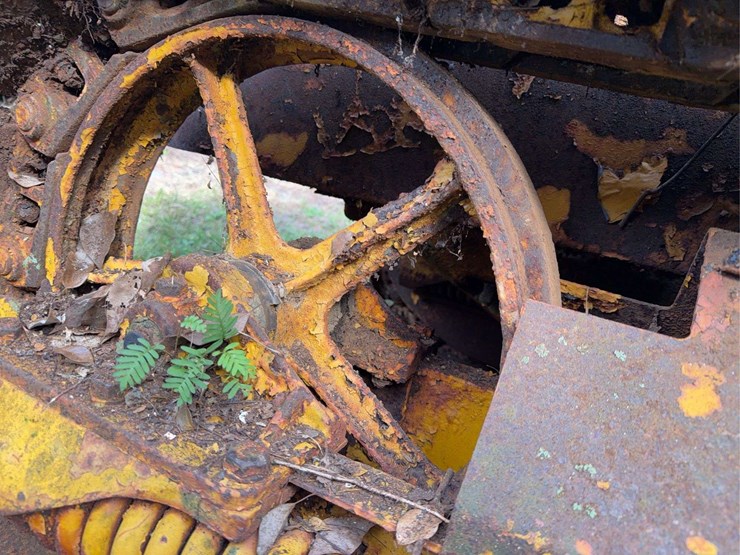 caterpillar-twenty-two-image-33