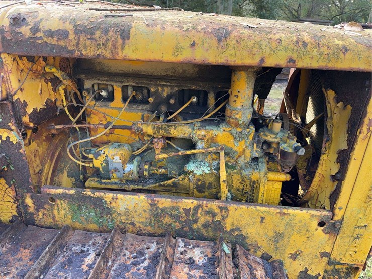 caterpillar-twenty-two-image-14