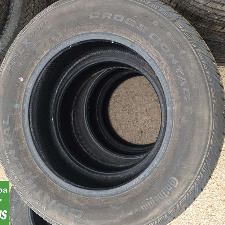 Set of 4 Continental Cross Contact 235/65/18