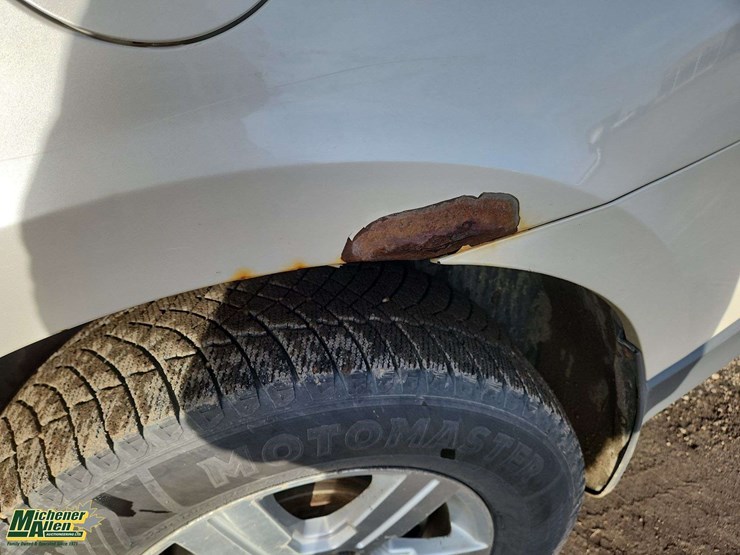 2011-chevrolet-traverse-image-36