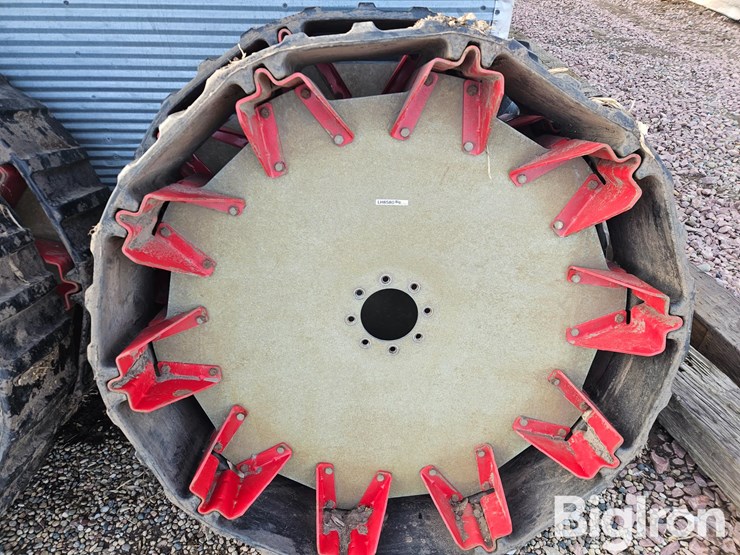 lindsay-nftrax-airless-pivot-tires-image-7