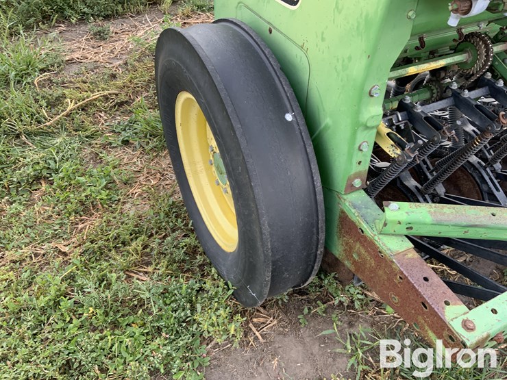 john-deere-8300-image-10