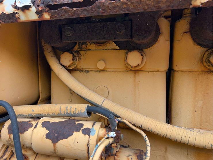 minneapolis-moline-g1050-image-32