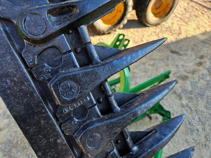 john-deere-350-image-15