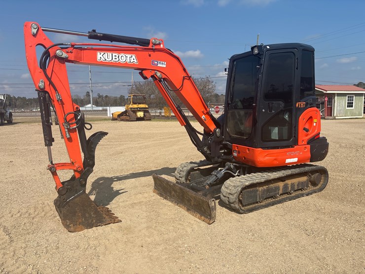 2016-kubota-kx040-image-2
