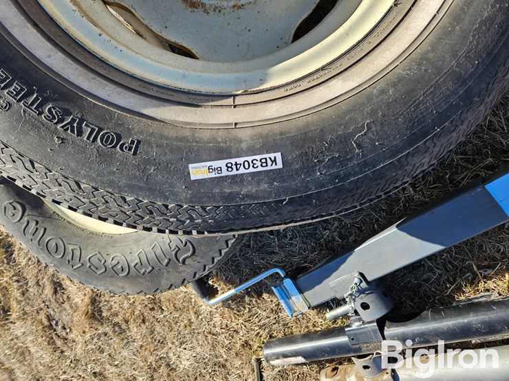 14"-tires-w/hubs-&-trailer-jacks-image-11