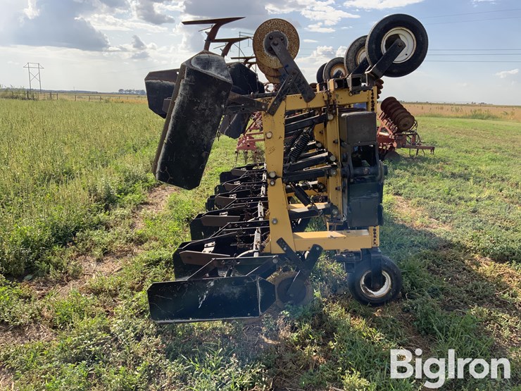 landoll-8r36-folding-cultivator-image-4