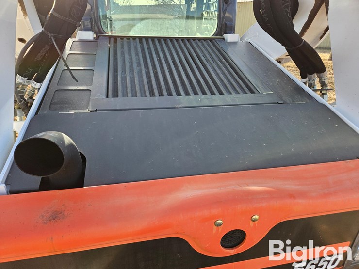 2015-bobcat-s650-image-14