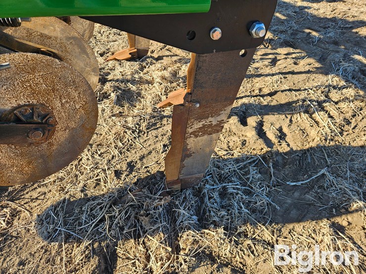 2016-john-deere-2100-image-19