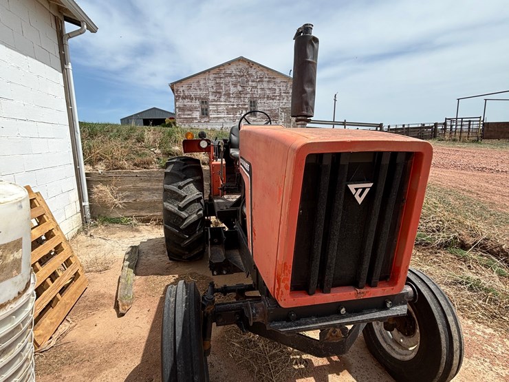 1980-allis-chalmers-6060-tractor-image-2