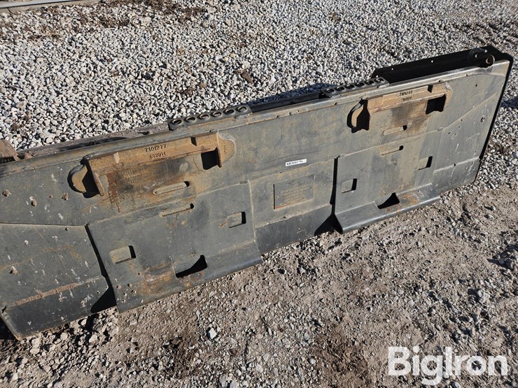 bobcat-74lp-skid-steer-bucket-image-14