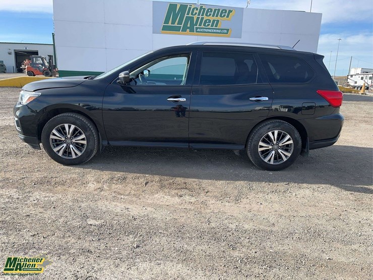 2017-nissan-pathfinder-image-6