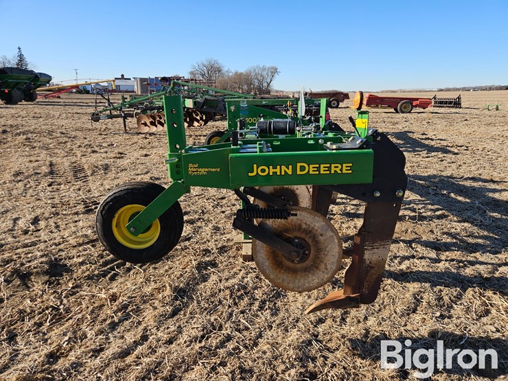 2017-john-deere-2100-image-9