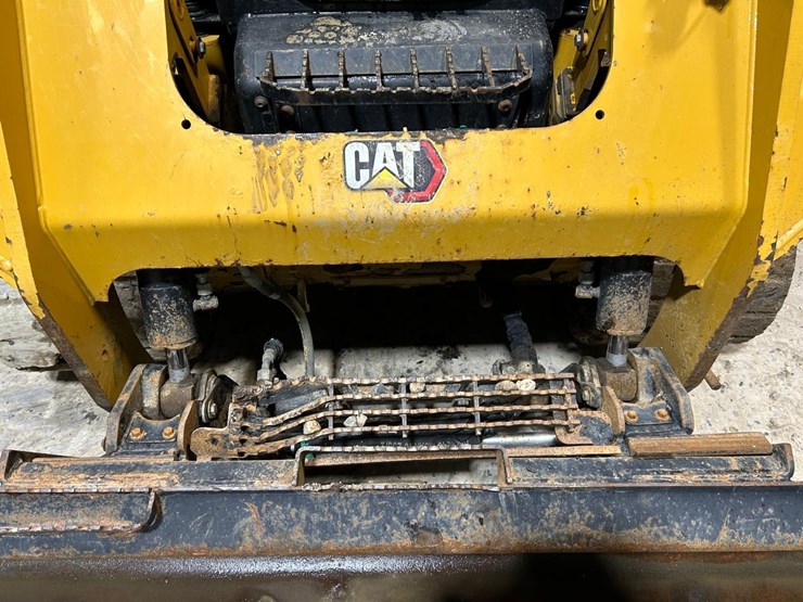 2020-caterpillar-259d3-image-40