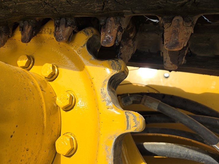 2021-caterpillar-299d3-image-55